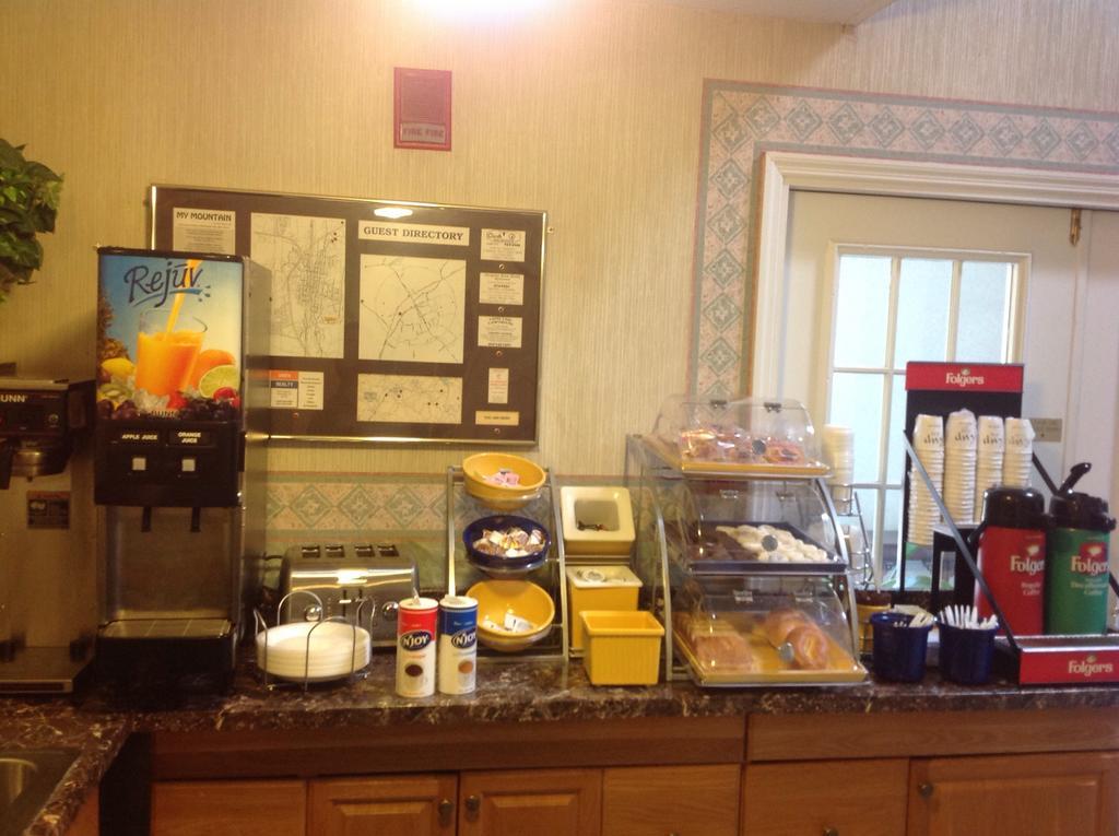 Americas Best Value Inn Blue Ridge Extérieur photo