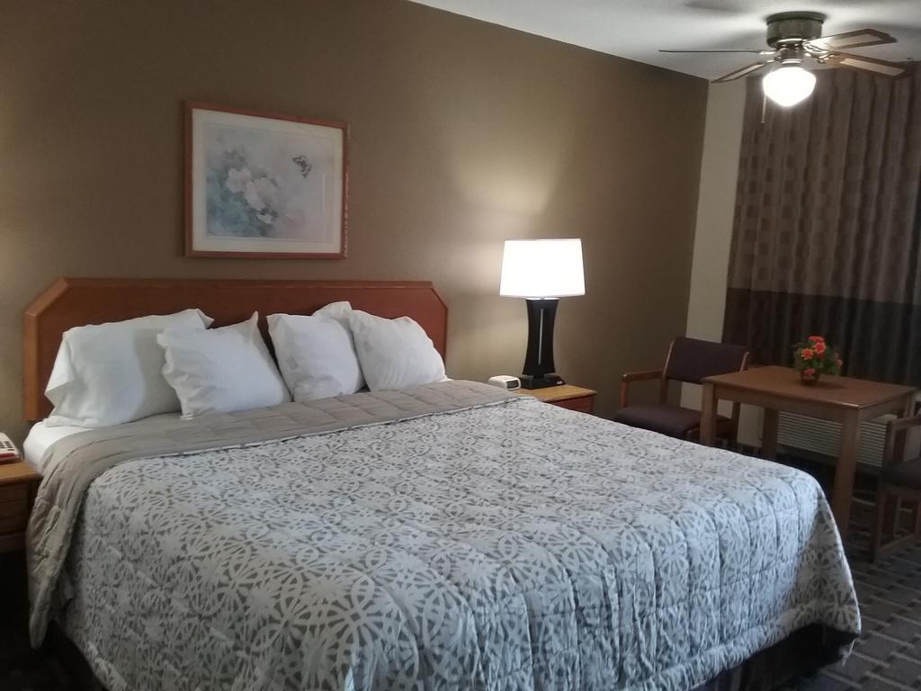 Americas Best Value Inn Blue Ridge Extérieur photo